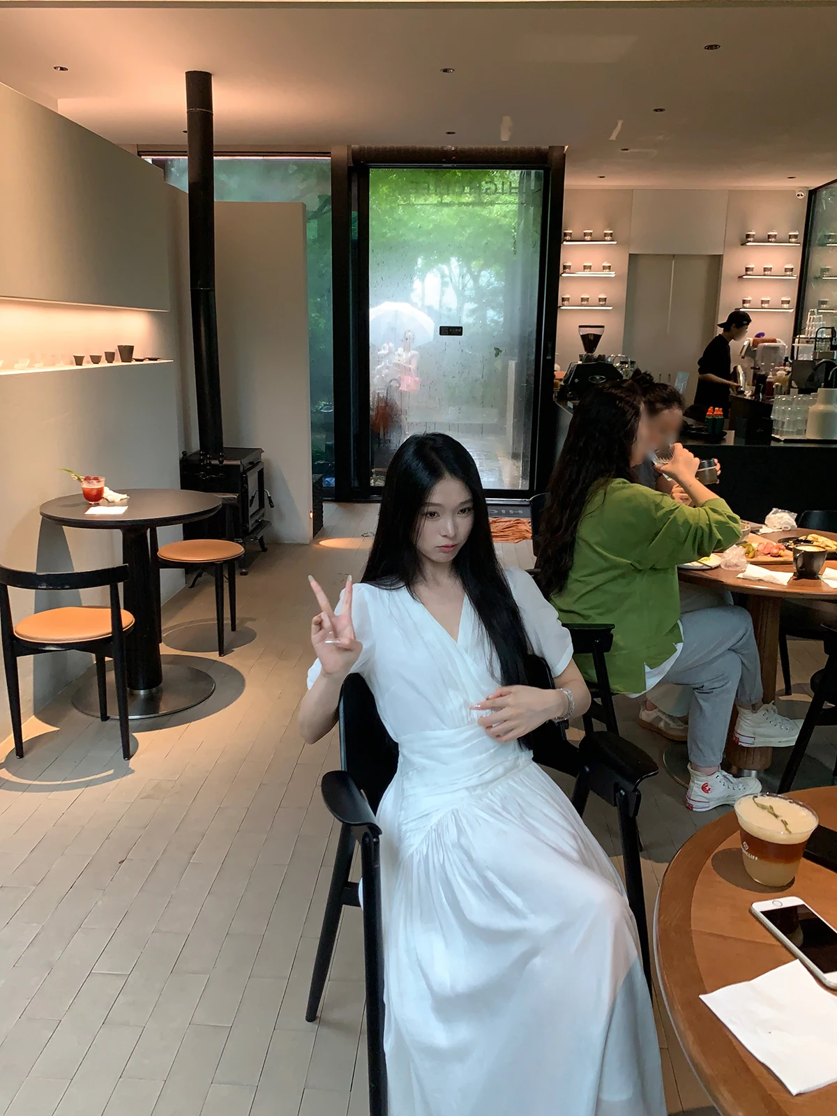 

Elovey Huang Liang Pure White Moonlight Limited Edition Long Dr Commute Slimming C0302 Summer 2024 Ladies' Dr