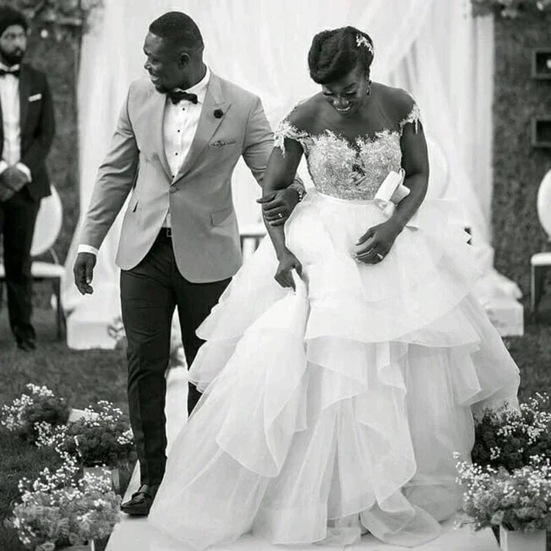 Customized Well Design Cap Sleeves Appliques Beads A-Line Wedding Dresses Plus Size Open Back African Vestido De Novia