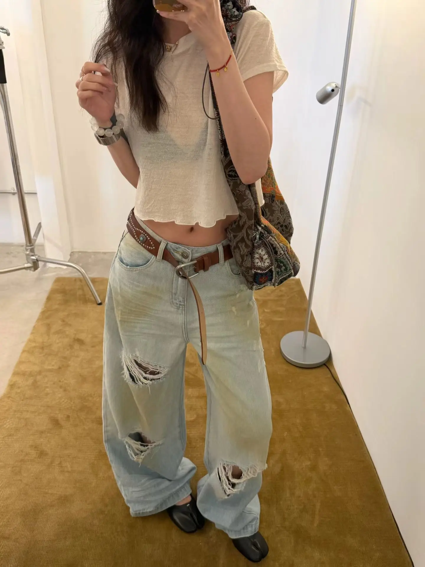

CHICYAN New Design Sensation Faded Hole Denim Jeans Vintage Wash High Street Straight Leg Long Pants Ladies Loose Fit High Waist