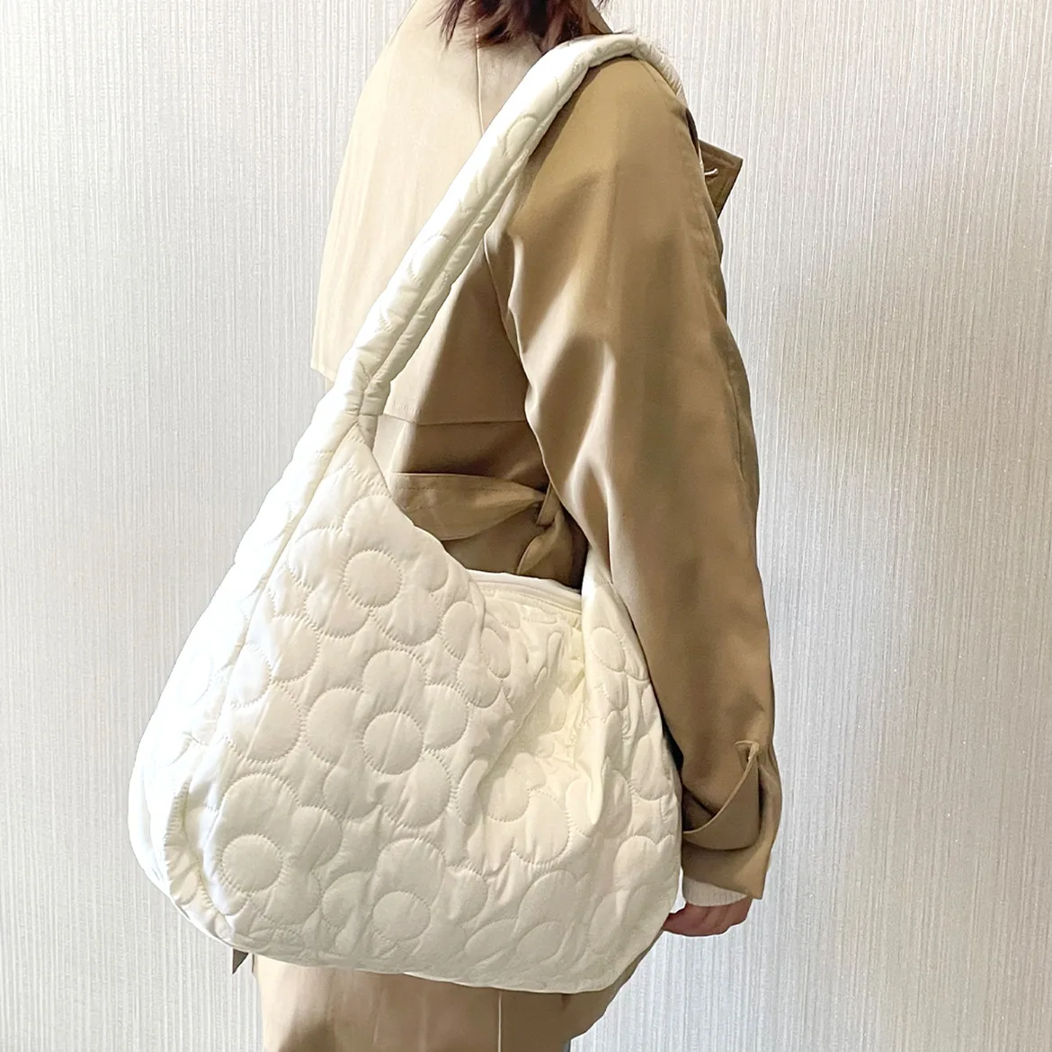 Milk White Women Pleated Hobos Shoulder Bags Large Capacity Ladies Quilted Flower Crossbody Bag Simple Female Tote Handbags