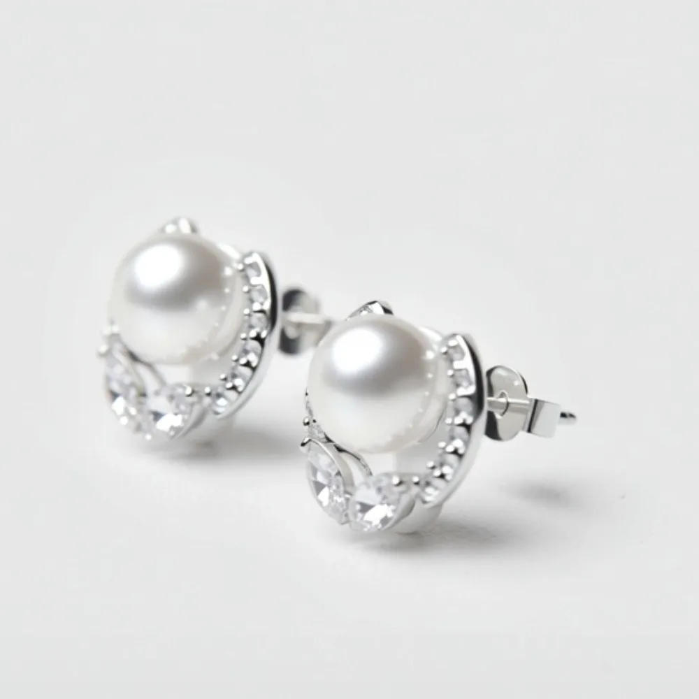 

2025 New Luxury Earrings Exquisite Craftsmanship Highlights Women's High-end Style Boutique Light Luxury Versatile Earrings