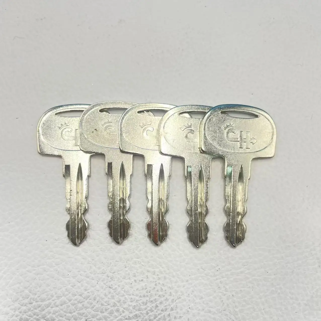 

Ключ зажигания 1/4/10 шт. для экскаватора Sany SY16 26 35 50 55, ключ зажигания мини-экскаватора