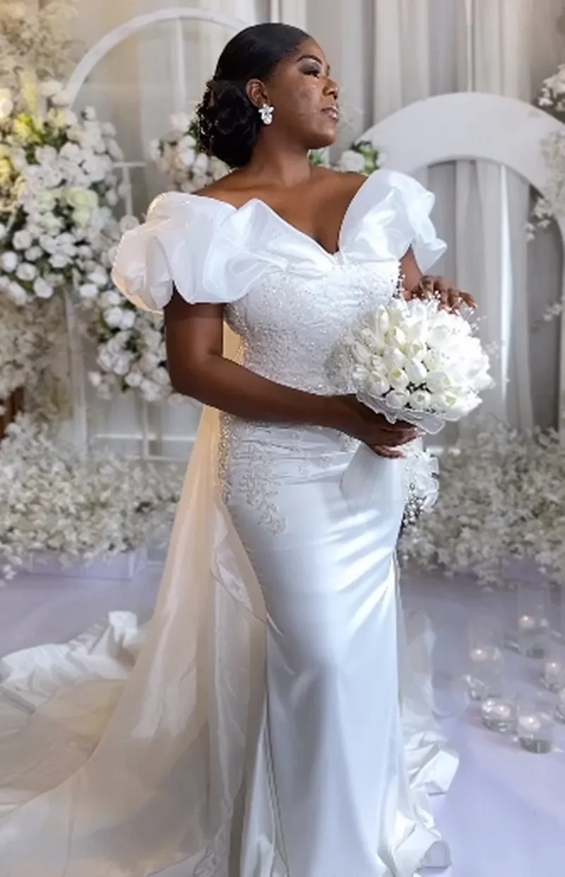 Customized Classic V-Neck Applique Mermaid Wedding Dress With Ruffled Edges And Off Shoulder Tight Fit Sexy Elegant Bridal Dress