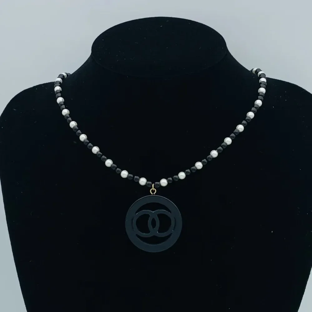 

Лидер продаж 2025 года, популярное ожерелье с двойной буквой C, женское модное ретро-ожерелье