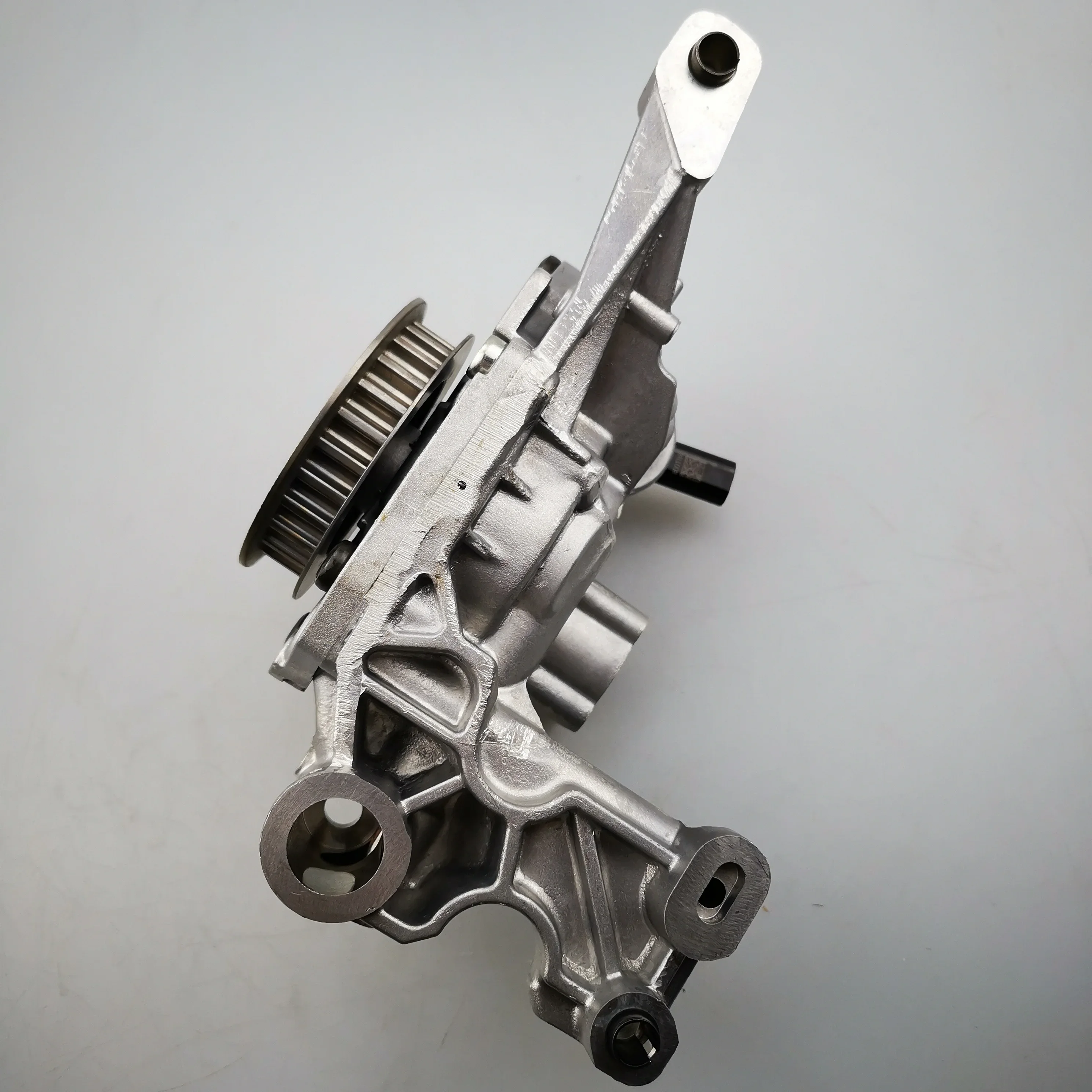 

SAIC MAXUS T60 V80 G10 D90 2.0T Oil Pump Assembly C00218225 C00072707
