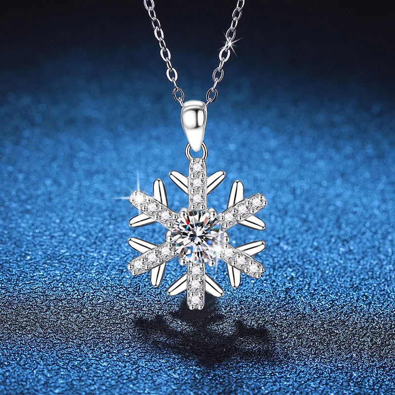 

Platinum PT95018k Gold Necklace, Moissanite Pendant, Sparkling Snowflake Necklace, 1 Carat D-color Moissanite Fashion Necklace