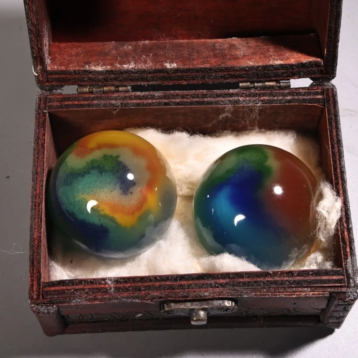 

Treasures Old Treasures Go to the Countryside to Collect Opal Fitness Ball Handball A pair of balls with a single weight of 140