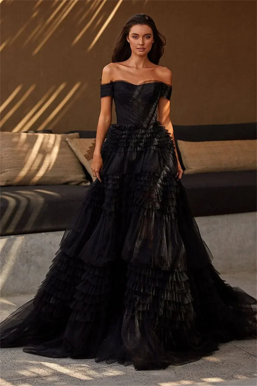 Vestido de noche multicapa de lujo personalizado, vestido de fiesta negro con hombros descubiertos, vestido de baile, vestido de graduación 2024, exquisito de alta calidad hinchado