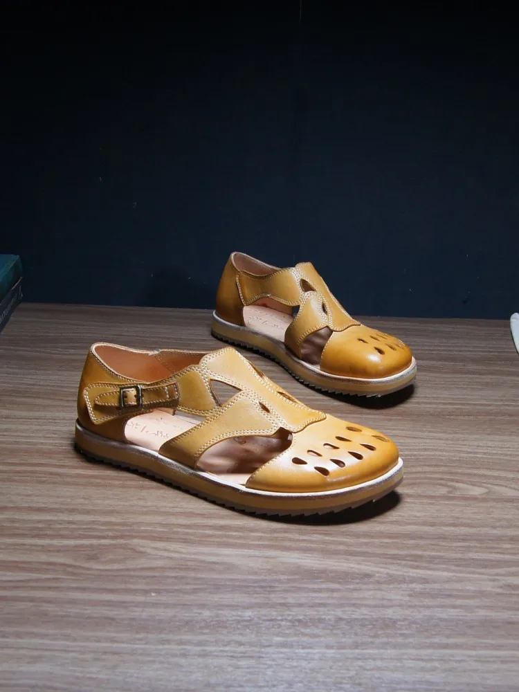 Vegetable-tanned Cowhide Retro Round-toe Sandals British Style Men Summer Hollow-out Casual Handcrafted Beach Shoes