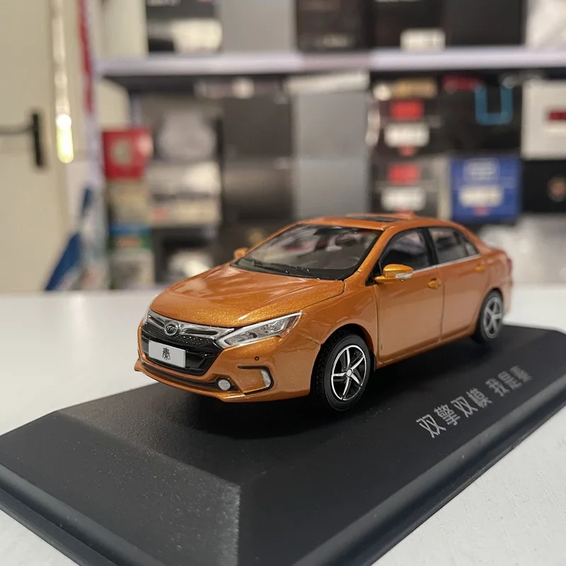 

BYD Qin 2012-2014 Alloy Car Model Orange Desktop Ornaments, Micromodel, Car Decoration, Gifts for Adults 1:43