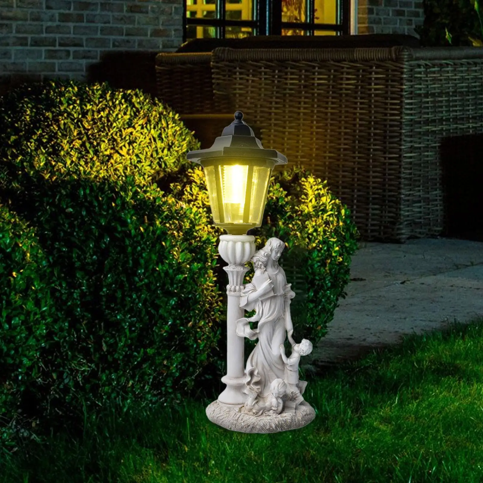 

Garden Mom and Children Statue Lawn Ornament with Solar Lantern Home Decor Yard