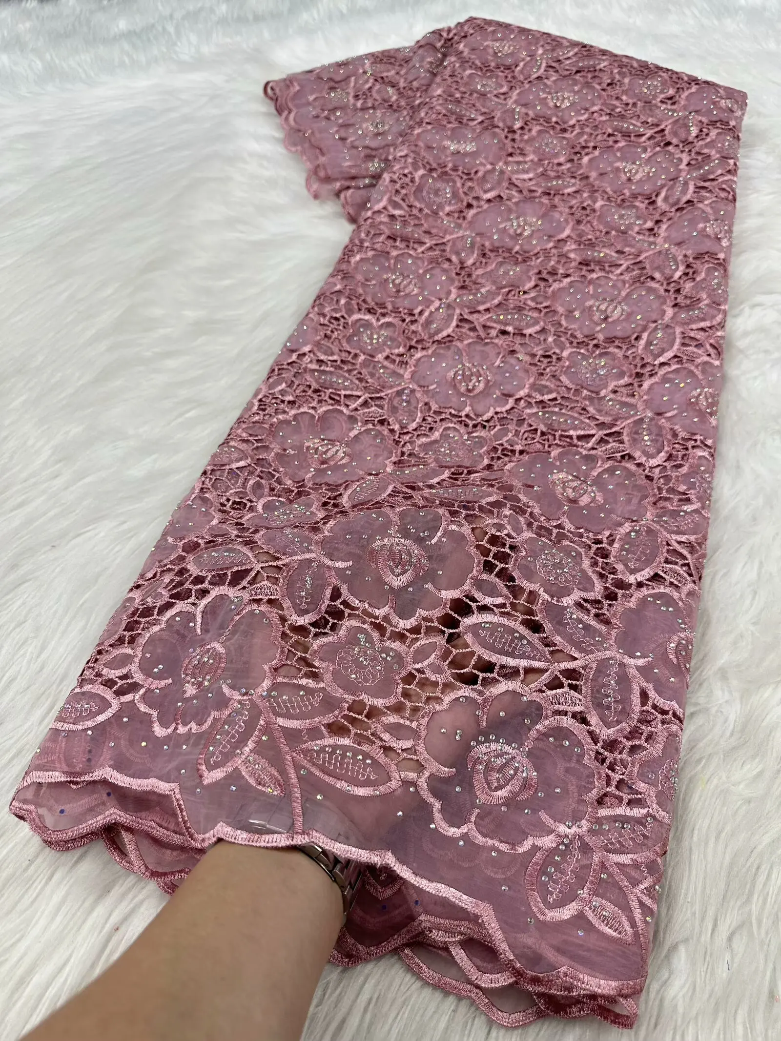 رموش أفريقية فاخرة وقماش دانتيل فرنسي مع تطريز زهور - نسيج مزخرف بأحجار 5 ياردات لفساتين الزفاف والسهرات