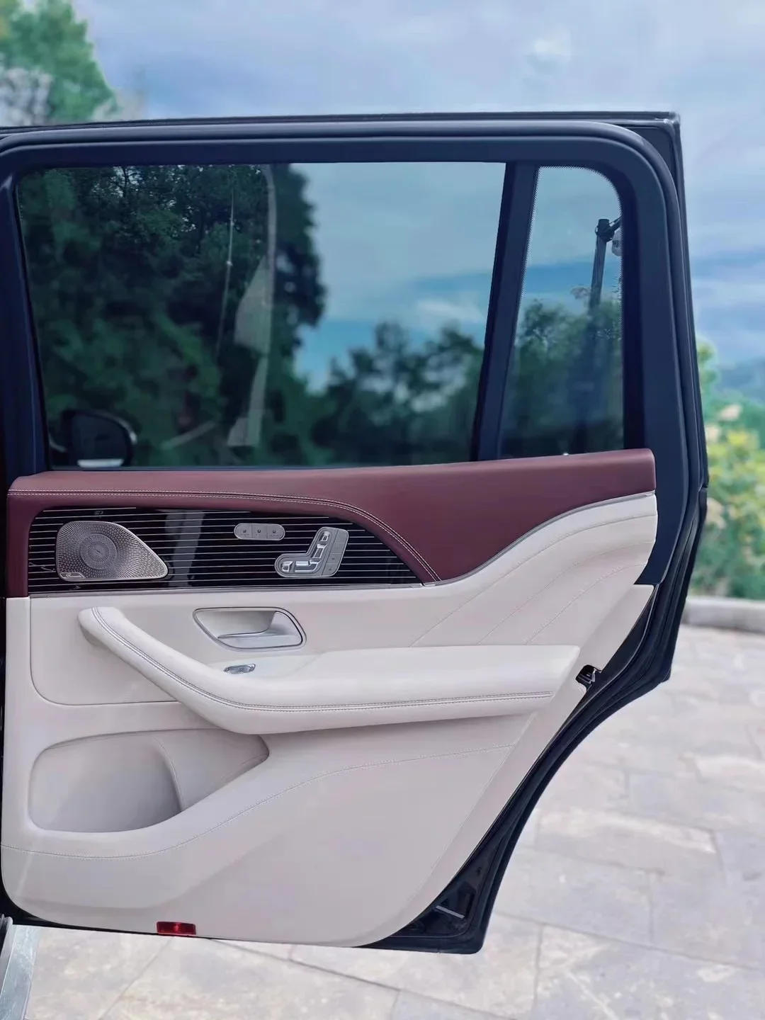 2025, Upgrade für Linkslenker, Modifikation des neuen Auto-Innensets für GLS 450