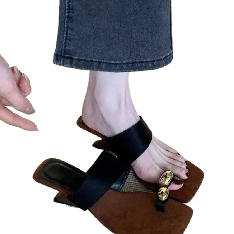

2026 New Summer Fashion Comfortable Light Open Toe Slippers Women's High-quality Style High-heeled Metal Toe Slippers Big Size