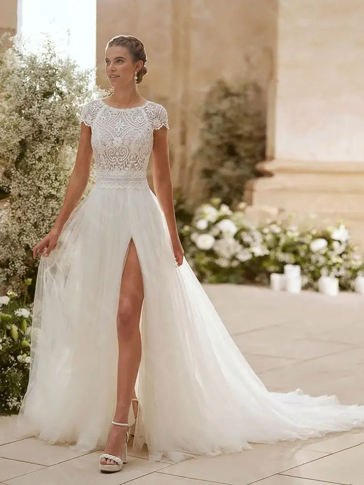 Personnalisé classique nouvelles robes de mariée 2025 dentelle robes de mariée cuisse fente robes de mariée col rond robes de mariée manches courtes