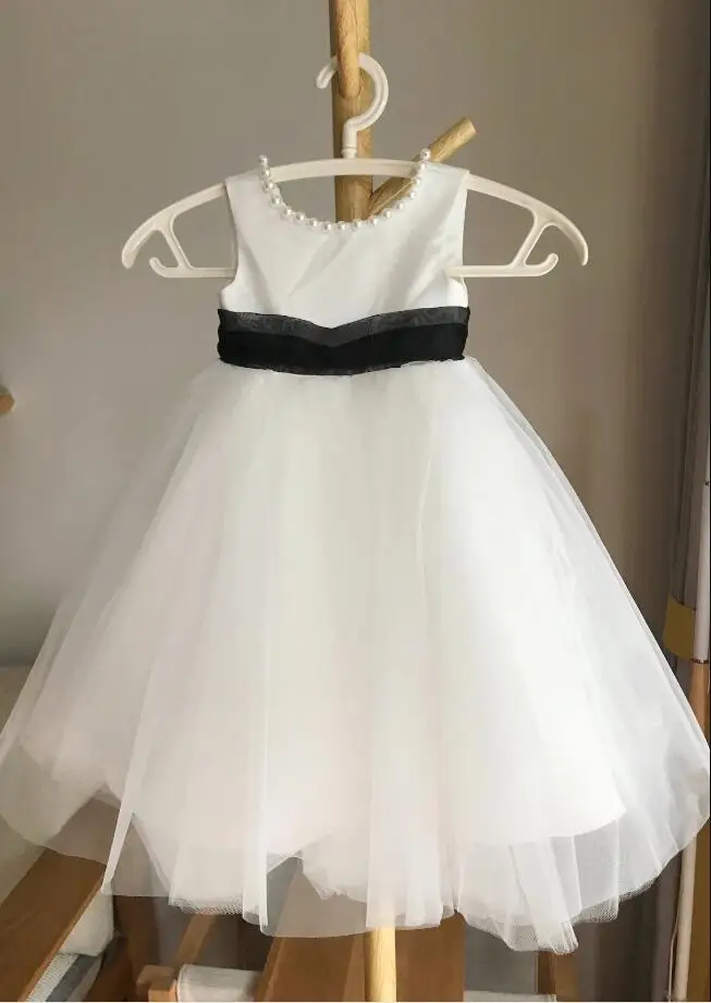 Tulle flower Girl Dress Sleeveless V back Top Dress with Pearls Communion Gown with Black Sash Bow Birthday Formal Party