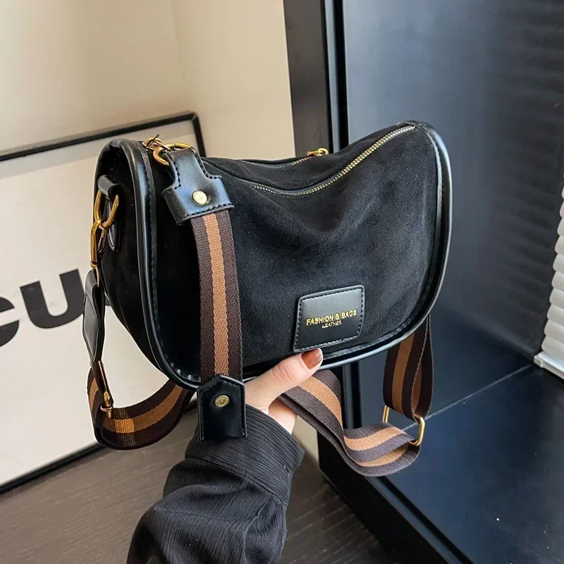 

Women's 2025 New Retro Mini Crossbody Bag - Multi-functional Compact Purse for Daily Commute Fashionable & Practical