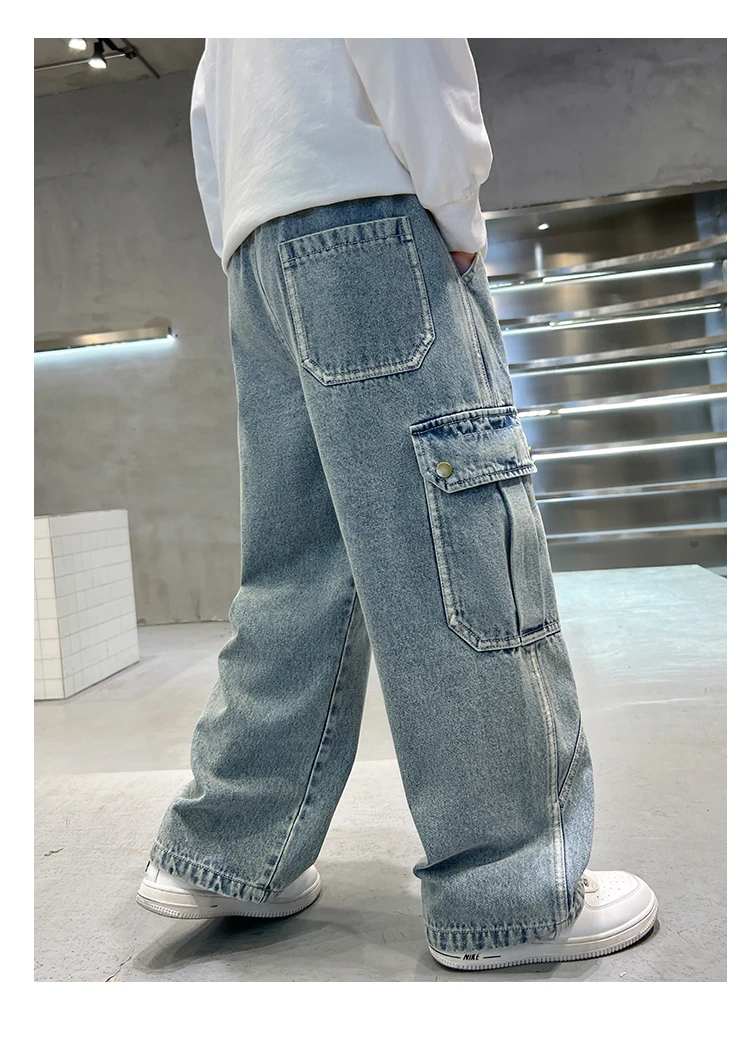 Neue lässige Kinder-Cargo-Jeans mit geradem Bein und Taschen für Teenager-Jungen, modische Street-Denim-Hosen, elegante Hosen für Kinder. – Detail 3