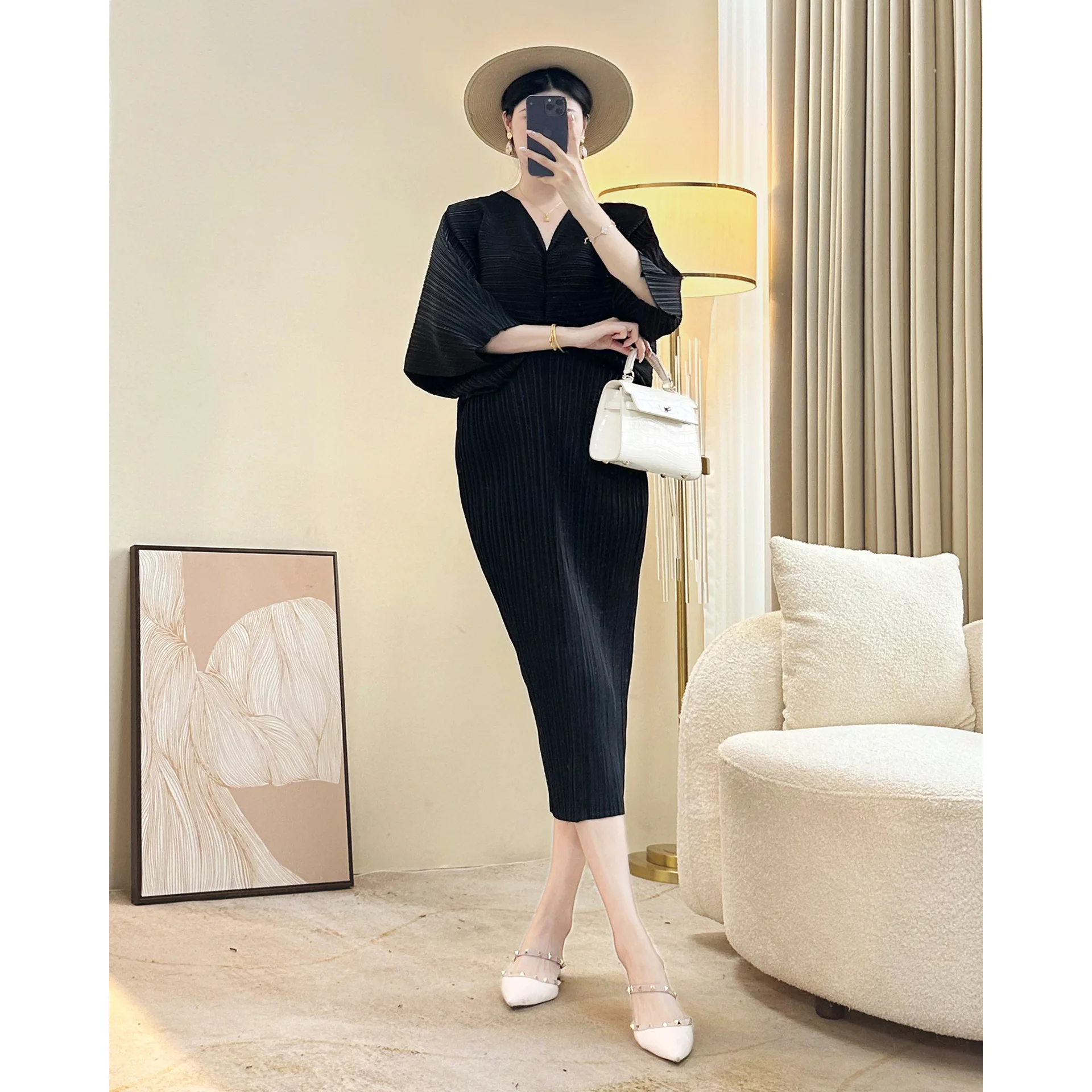 

Miyake dress 2025 Summer New Temperament Solid Colour Bat Sleeve Pleated Women's Dress Fashionable Casual Versatile V-neck Skirt