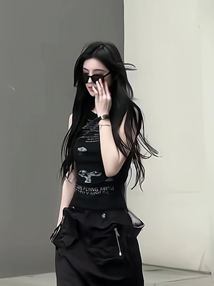 

Slim Fit Sleeveless Black Top for Women Summer Street Style High Fashion Trendy Short T-Shirt Korean Commute Style GTUQ Brand