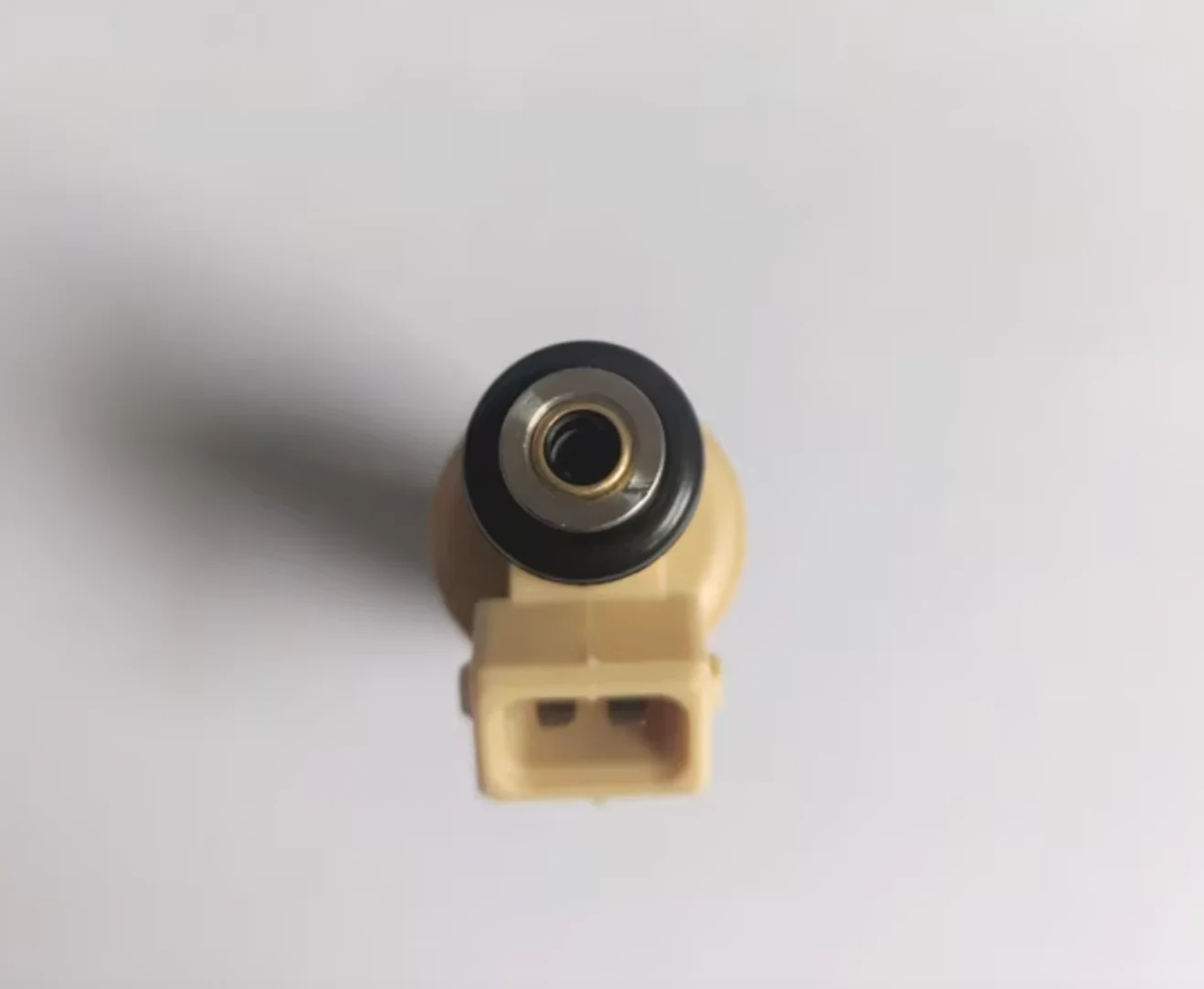 4Pcs Fuel Injector Nozzle For Vw Golf 1 Cabrio 1.8 & Audi 2.0 E Quattro OE No.:037906031E