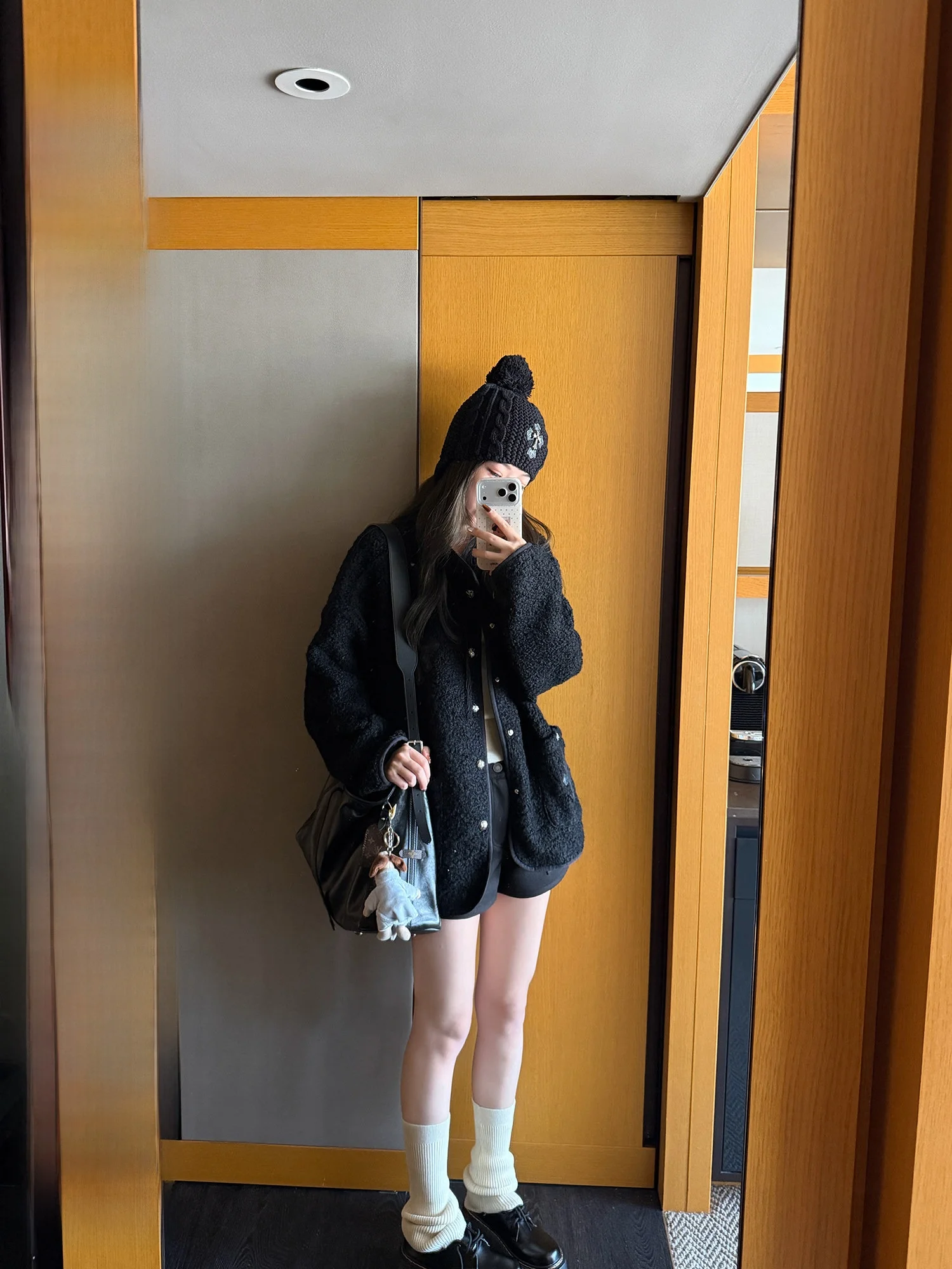 

Anline Women's Bla Leather And Fur Coat Casual Loose Fit Long Sve Button up Pure Color Winter Outerwear