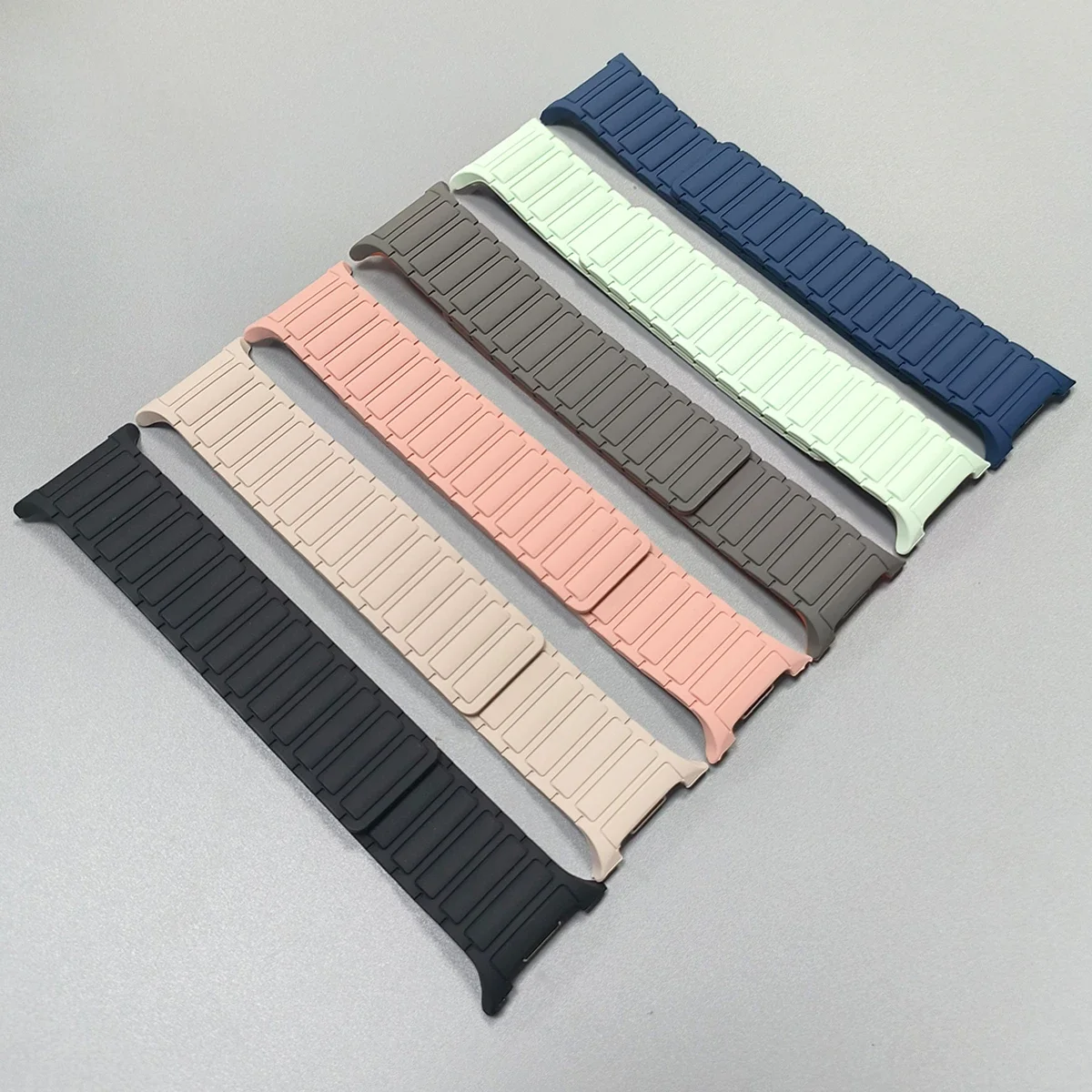 สายนาฬิกาซิลิโคนแม่เหล็กสําหรับ Samsung Galaxy Watch 8 40 มม.44 มม.ไม่มีช่องว่างสําหรับ Galaxy Watch 8 คลาสสิก 46 มม.สร้อยข้อมือ Correa