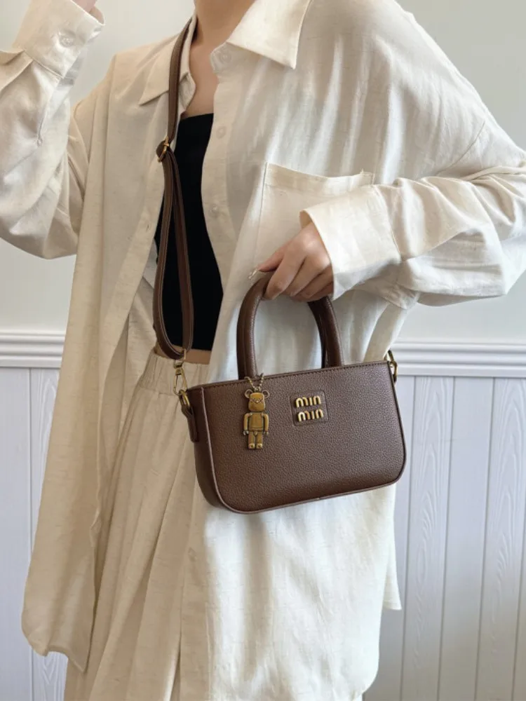 

High-end designer retro exquisite portable small square bag female 2025 new casual all-match one-shoulder messenger bag trend
