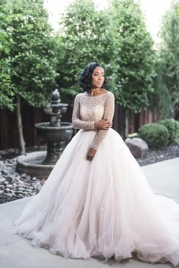 

Customized African Backless Dresses A Line Long Sleeves Pearls Beads Puffy Bridal Formal Garden Country Wedding Gowns