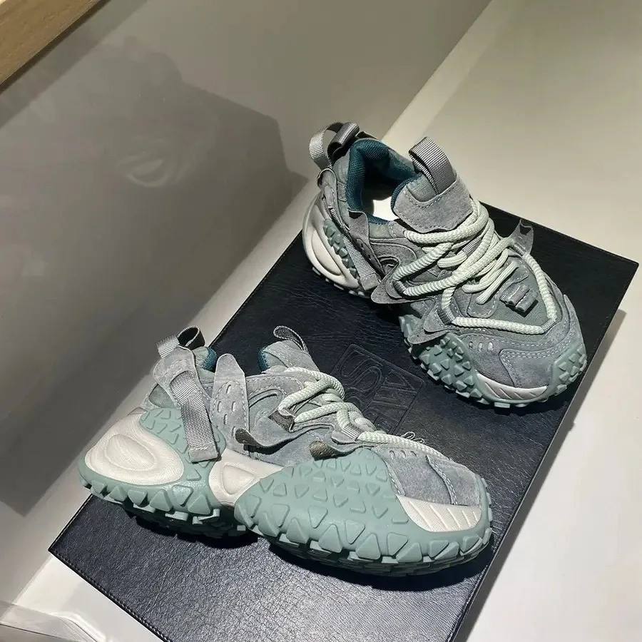 

Men' Retro Platform Sneakers Upper and Sole Lace-Up Mid-Top Platform Dad Shoes - Cushioned PVC Insole - Casual Sporty Suitable