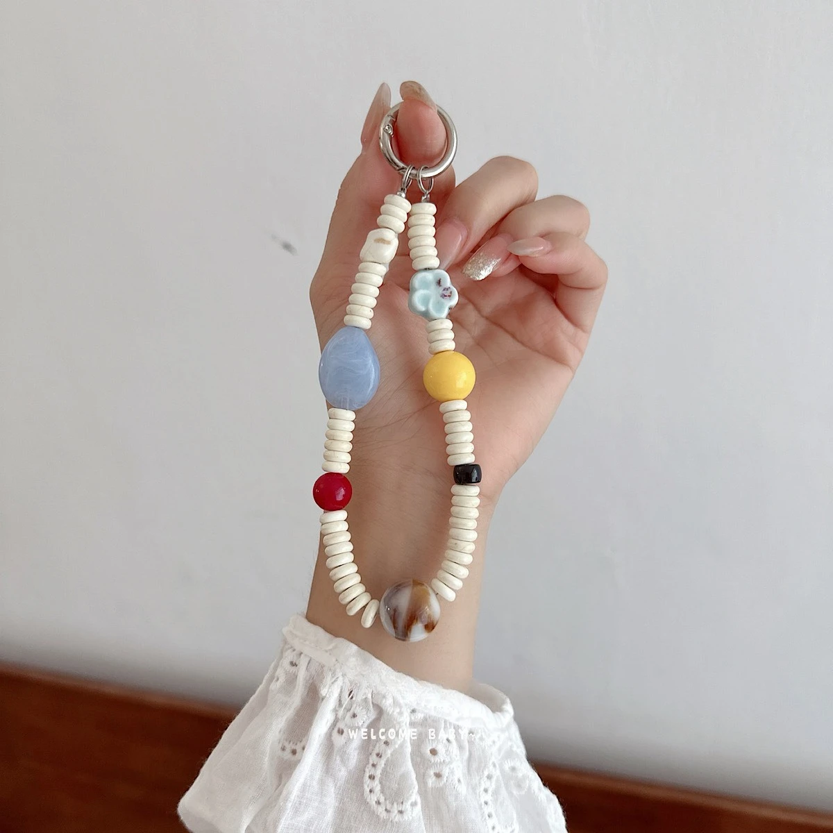 Retro INS Beaded Phone Charm Keychain Bracelet Lanyard for iPhone 16 Samsung Huawei Xiaomi Universal Camera Antilost Wrist Strap