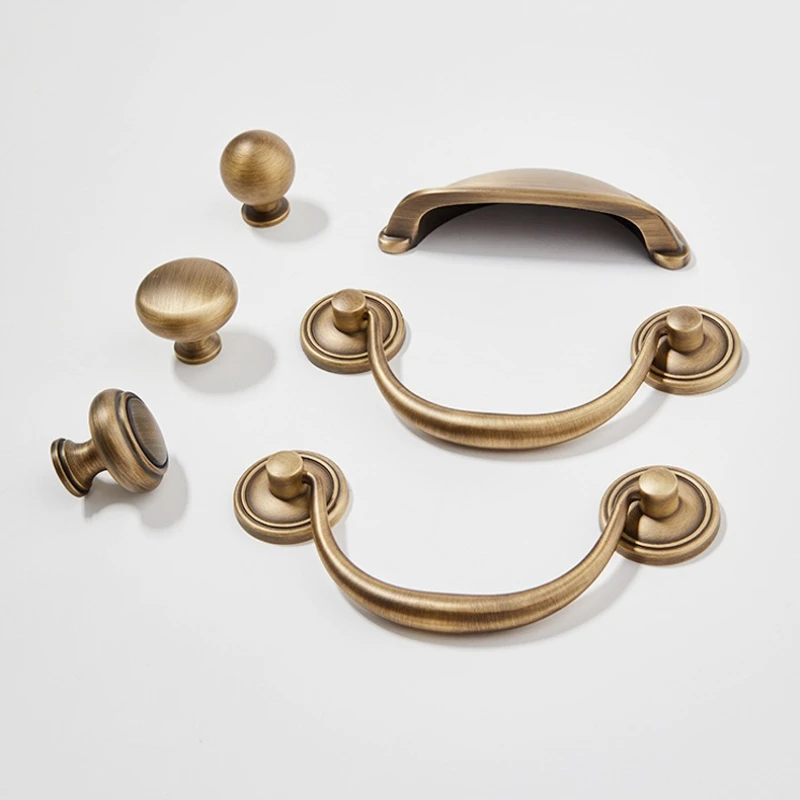 French Cream Style Antique Brass Vintage Handle Wardrobe Kitchen Cabinet Drawer Cabinet Door Pulling Handles Hardware Furniture