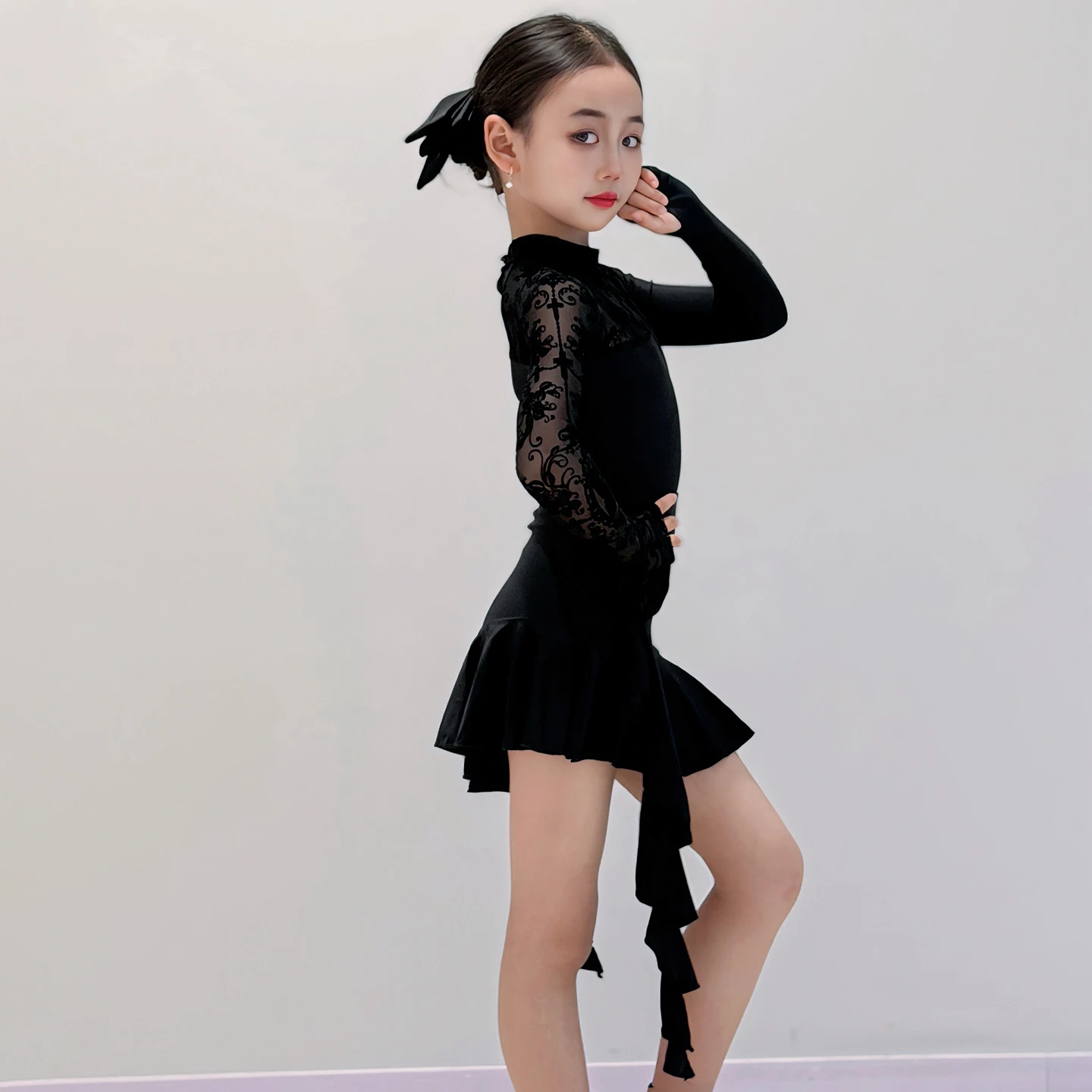 새로운 긴 소매 블랙 라틴 댄스 슈트 어린이 탱고 룸바 라틴 댄스 의상 소녀 라틴 탑 프릴 스커트 옷 SL14600
