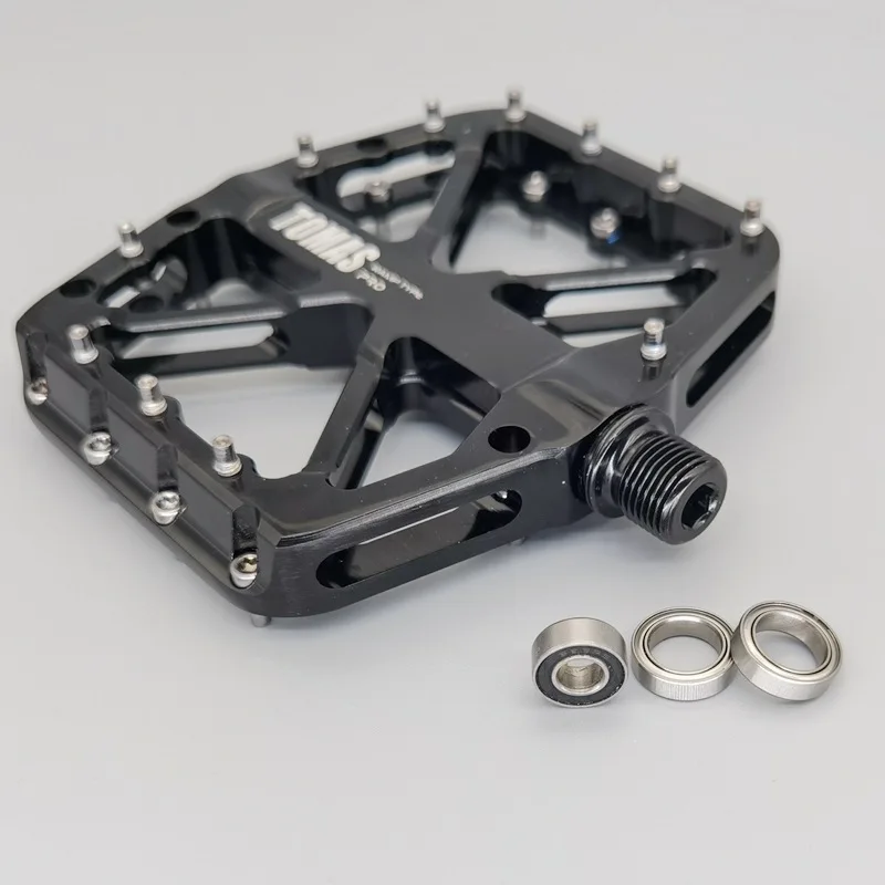 Ultra-light Mountain Bike Pedals CNC Aluminum Alloy Polished 3 Bearing Pedals Downhill Dirt Bike Anti-slip Bicycle Pedals