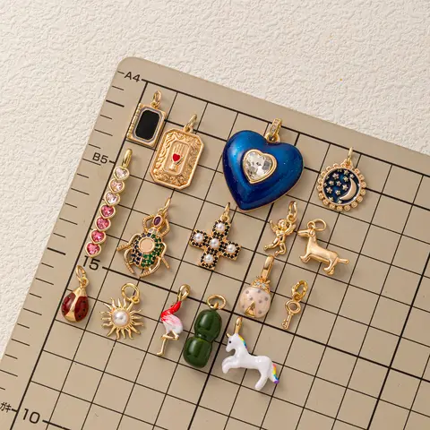 Ciondoli pendenti fai-da-te a forma di coccinella a forma di cuore Simpatici accessori per la creazione di gioielli alla moda