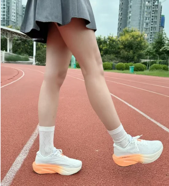 

New professional volleyball shoes, lightweight badminton shoes, non-slip tennis shoes, 36-45 yards men and women's models