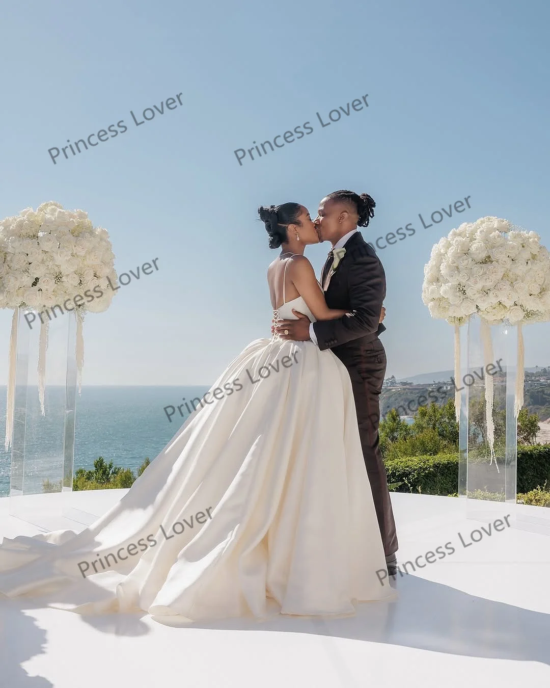 ชุดแต่งงานผ้าซาติน สายเดี่ยว แต่งระบาย ชุดงานแต่งงานสุดหรู ชุดเจ้าสาวสไตล์วินเทจ รับตัดตามสั่ง