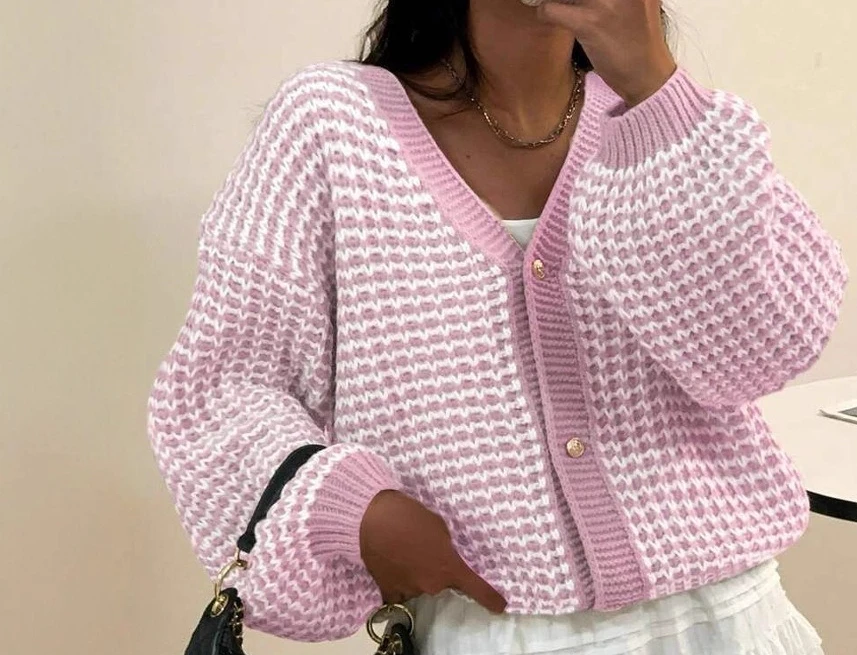 

2025 Autumn/Winter New Arrival V-Neck Knit Cardigan with Colorblock Snowflake Pattern Single Row Buttons Loose and Fashionable
