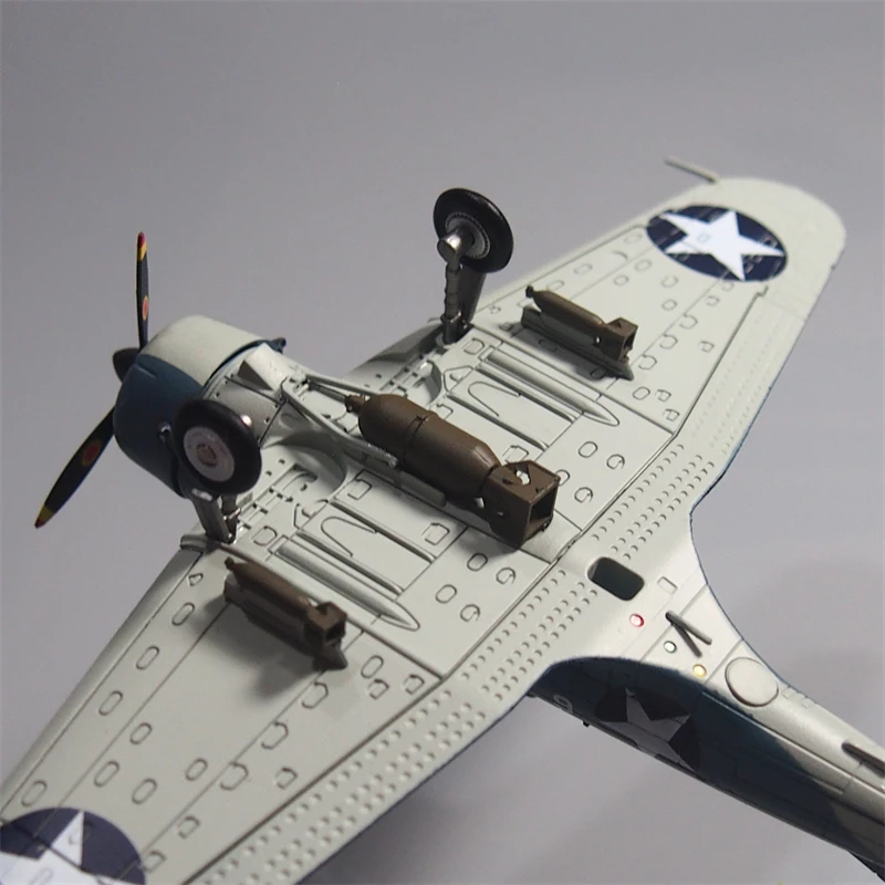 1:72スケール合金モデルの世界の戦争ii bd無呼吸ダイビングボンバーは、ミットウェイ収集玩具ギフトのバトルをシミュレートします