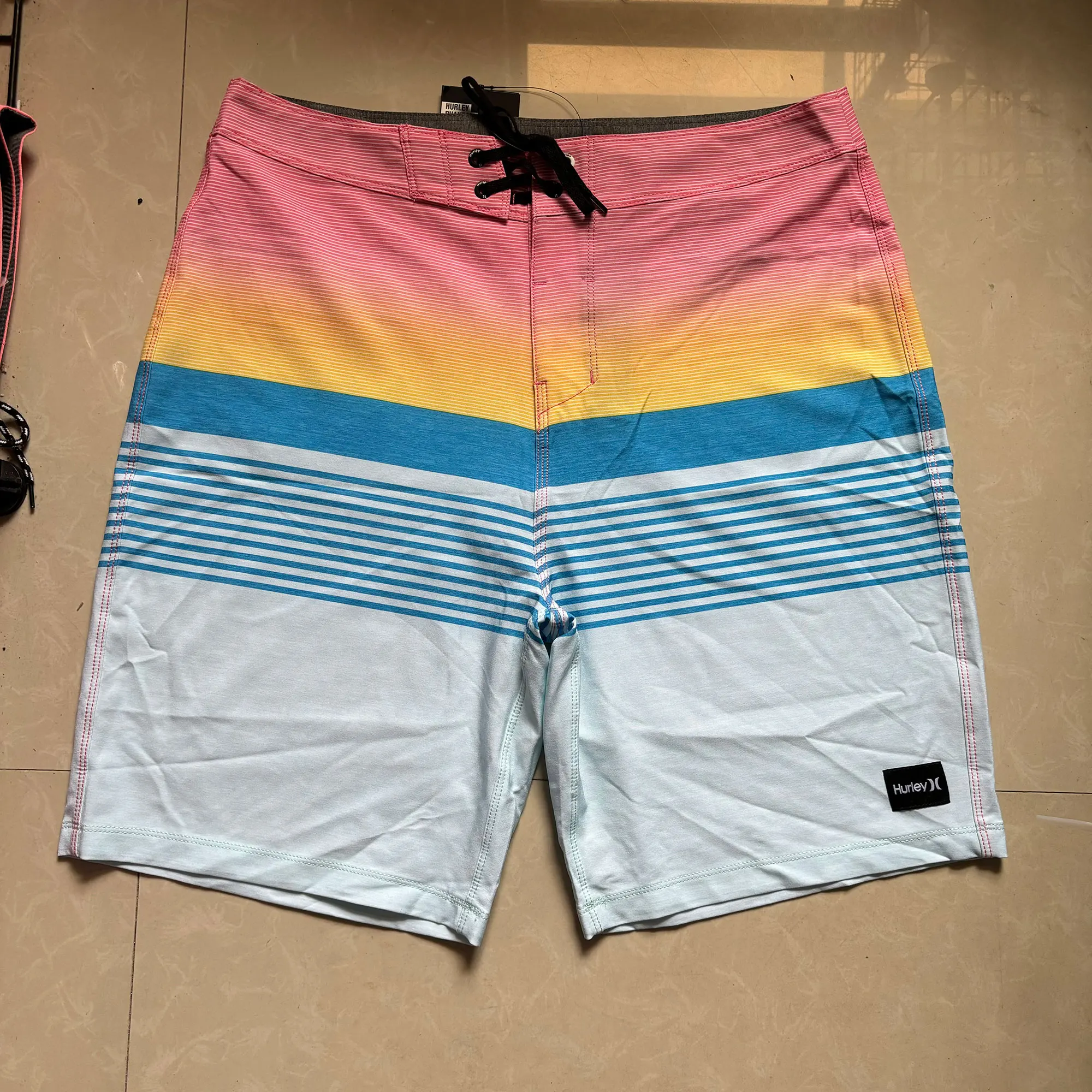 New Men Fashion Sport Boardshorts Bermuda Waterproof 4-way Strech Beach Surf Shorts Comfortable Fitness Mens Bodybuilding Pants