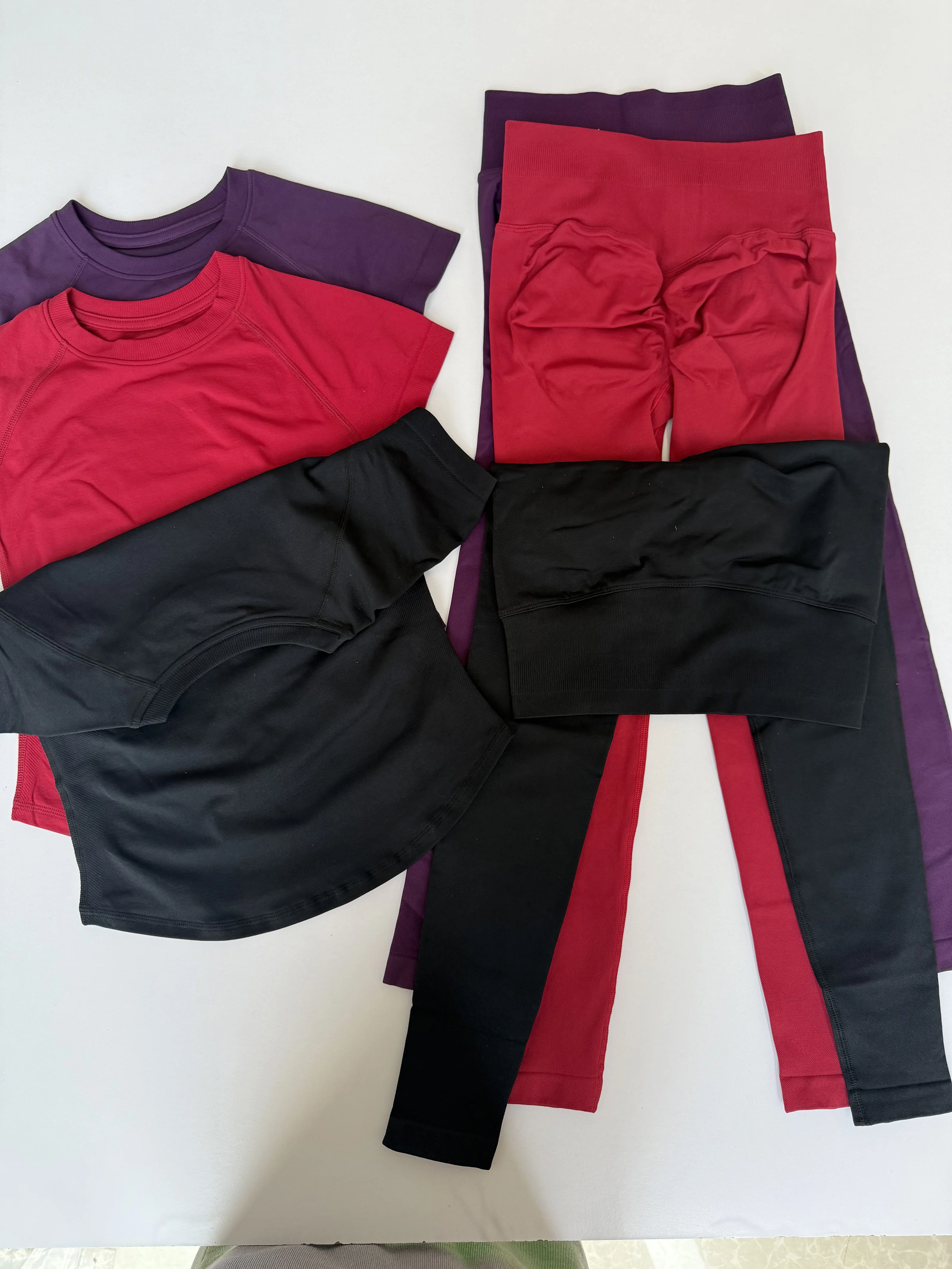 2-teiliges Sport-Set für Damen, atmungsaktives Fitness-Lauf-T-Shirt mit Rundhalsausschnitt + hochtaillierte Stretch-Yoga-Leggings-Hose – Detail 11