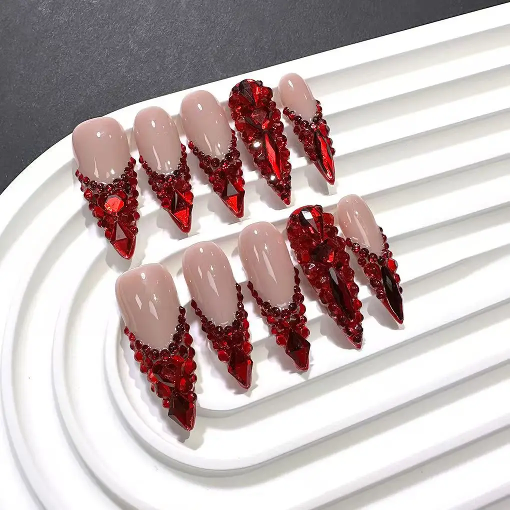 10 Stück High-End Die rote Serie ist voller Diamanten, handgefertigte französische Sargspitzen-Kunstnägel, luxuriöse und strahlend rote Nägel. – Detail 6
