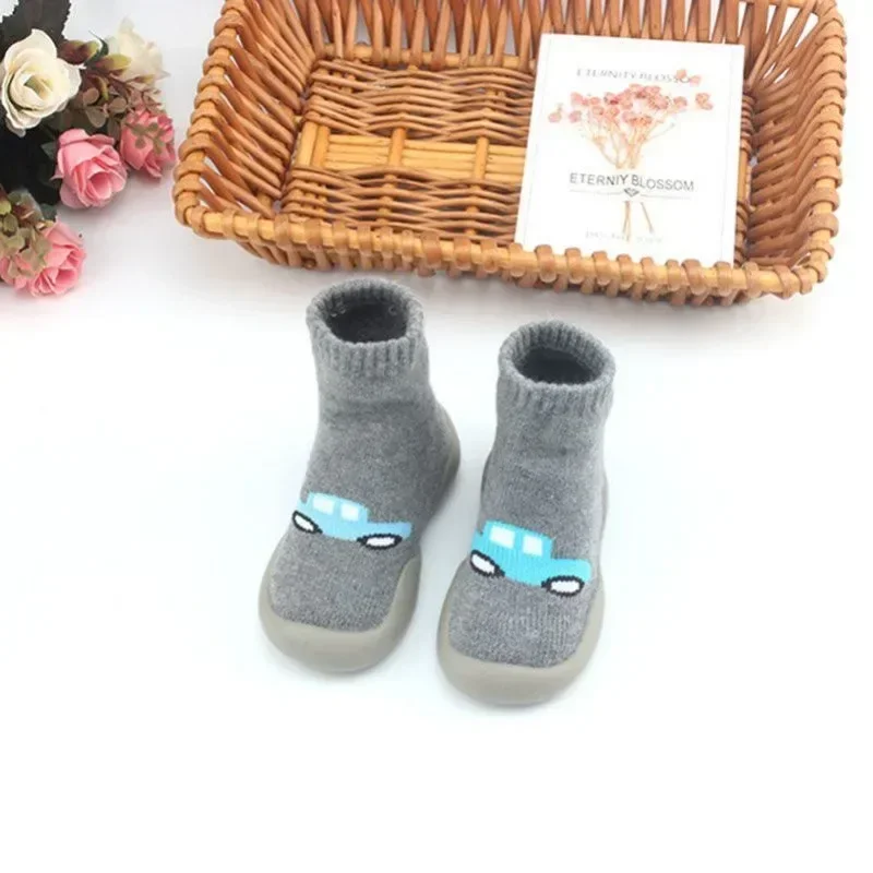 Calcetines gruesos de aislamiento fresco para niños, zapatos de suelo para bebés, antideslizantes, suela suave, primavera y otoño, zapatos para caminar para bebés