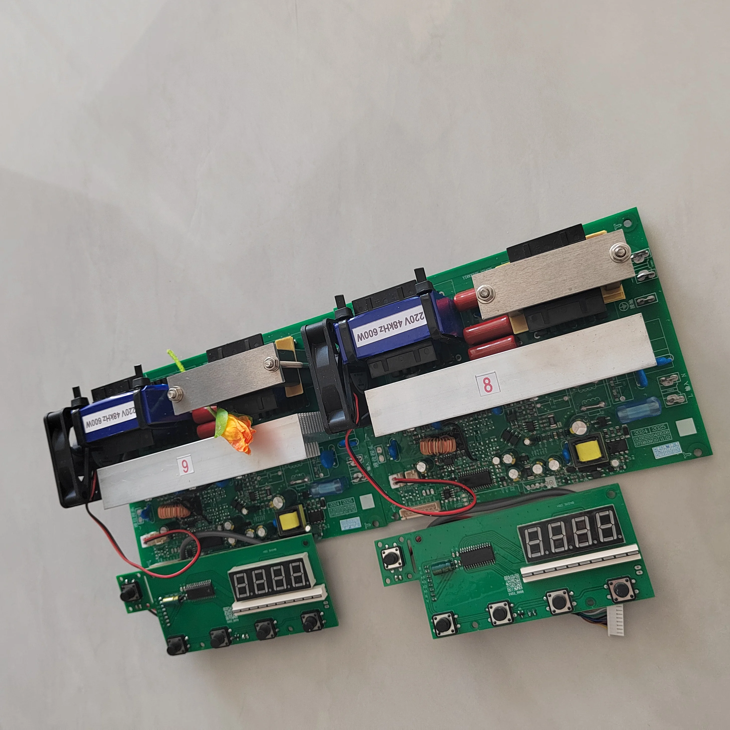 25 كيلو هرتز 900 واط مولد بالموجات فوق الصوتية الرقمية PCB للمنظف بالموجات فوق الصوتية الصناعية