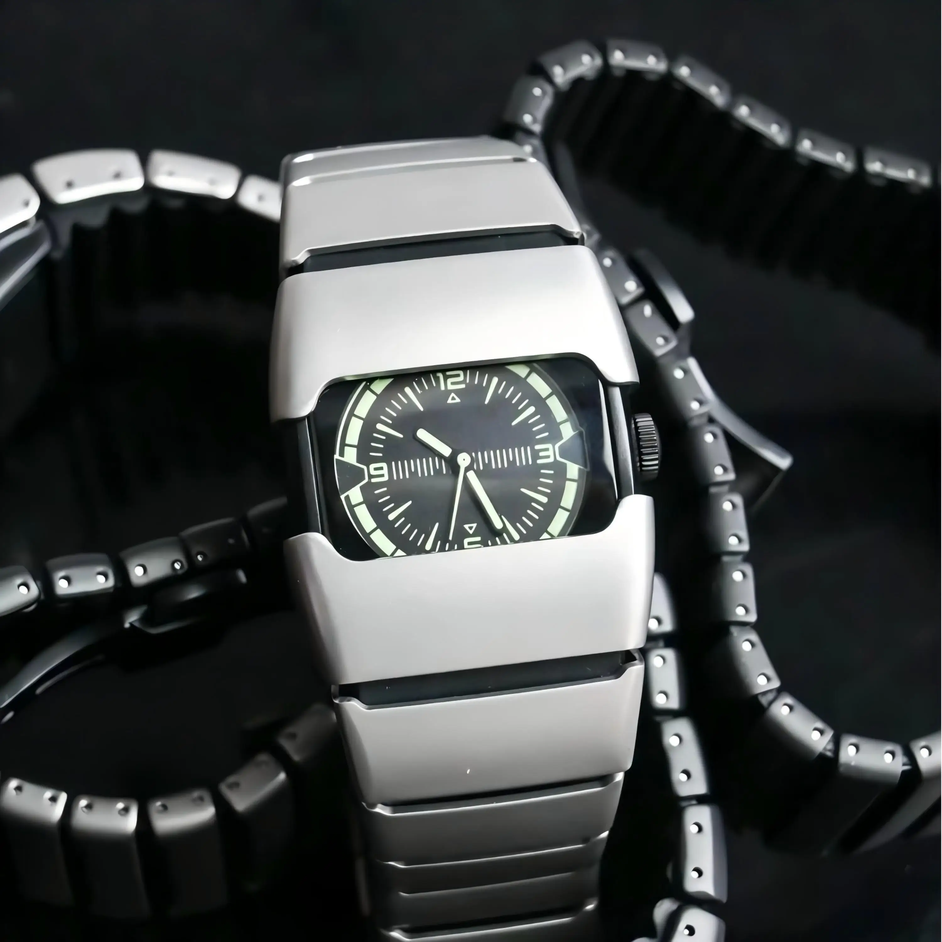 BENLYDESIGN L700 Y2K Armor-Style Quartz Analog Luminous Cyberpunk Watch For Man, Iron Man Inspired, Retro Gift Watch For Him