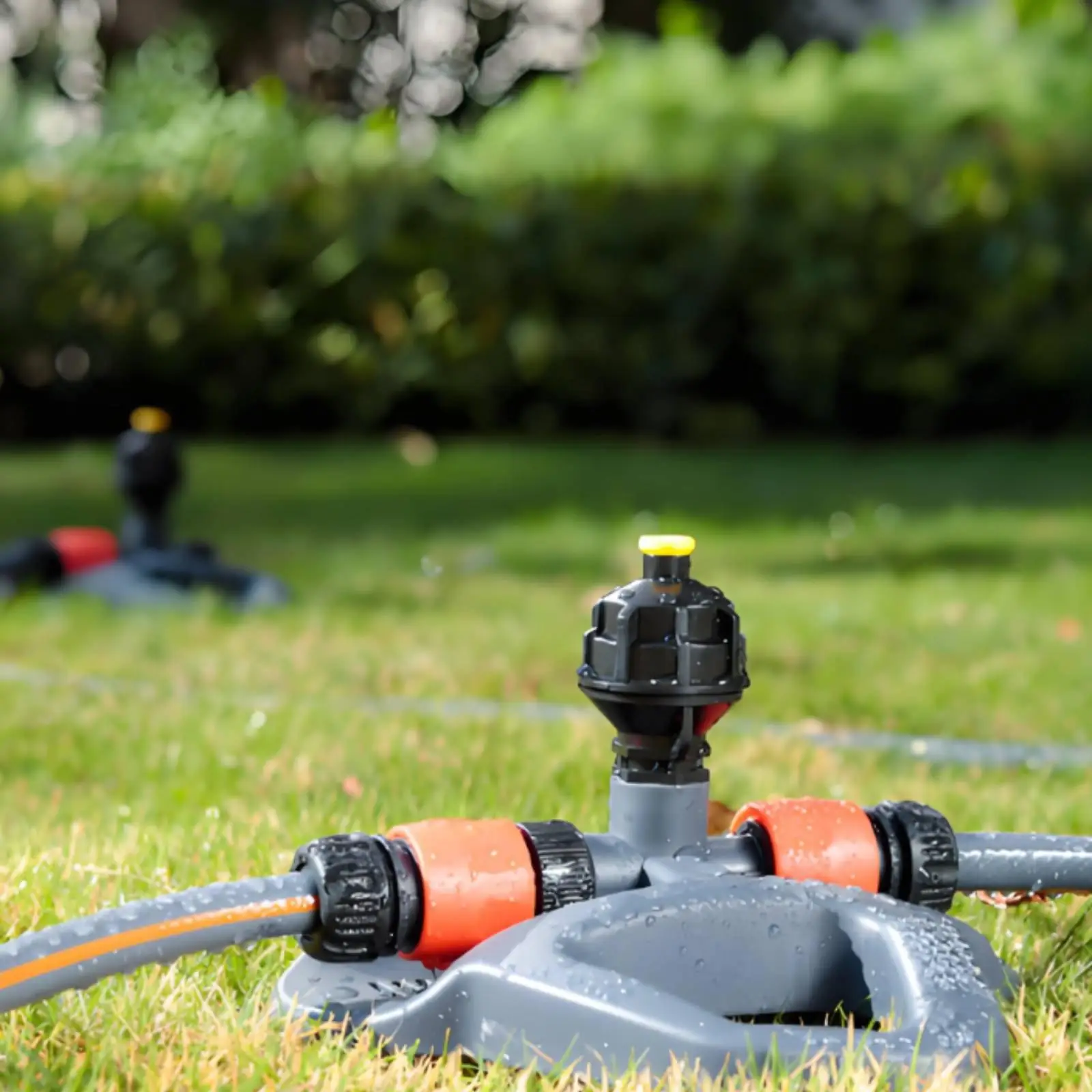 Automatic Rotating Sprinkler for Grass and Garden with Telescopic Nozzle and Even Coverage Without Repositioning