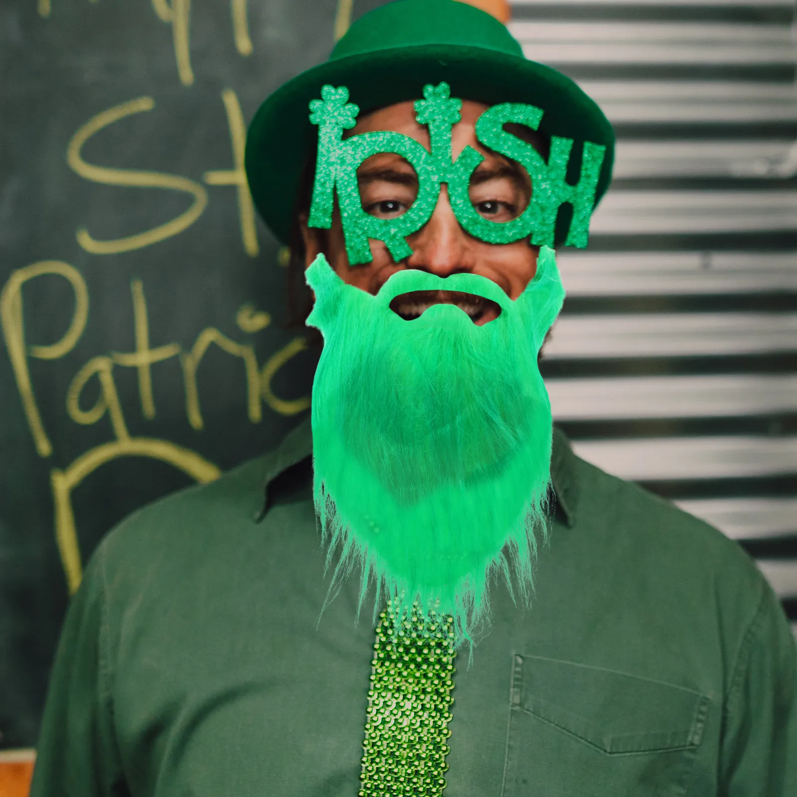 

2Pcs St Patricks Day Decoration Lightweight Lint Fake Beard Party Cosplay Accessory Irish Costume Mask Performance