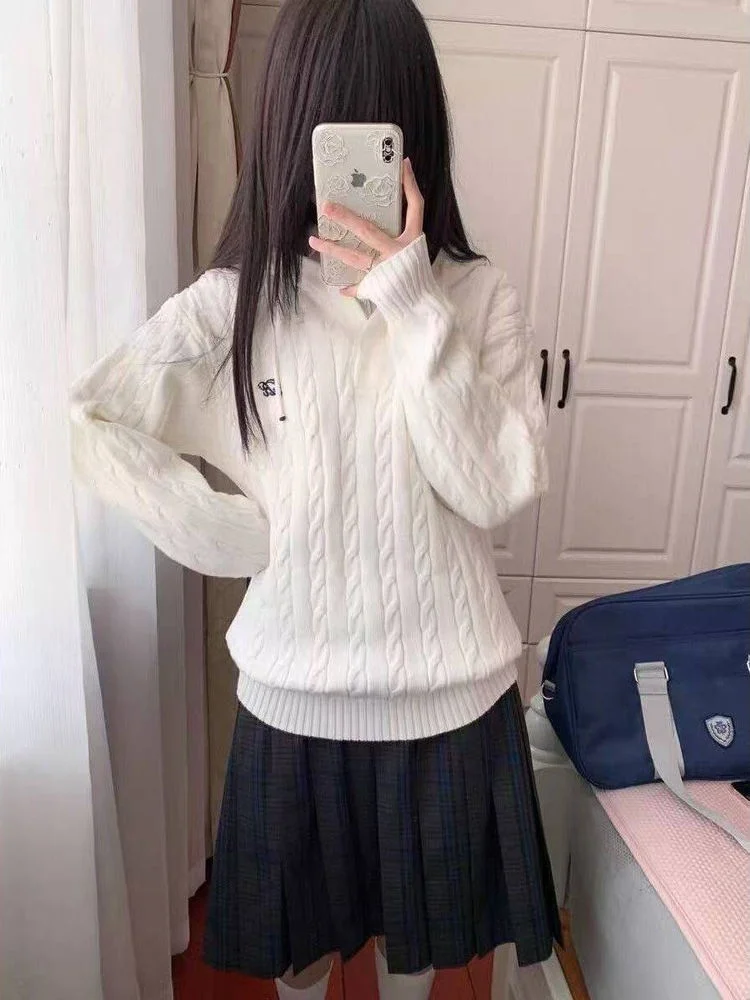 

Женский вязаный свитер с длинными рукавами и капюшоном на шнурке, с вышивкой, в стиле повседневной моды, осенне-зимний, в стиле школьной формы, топ