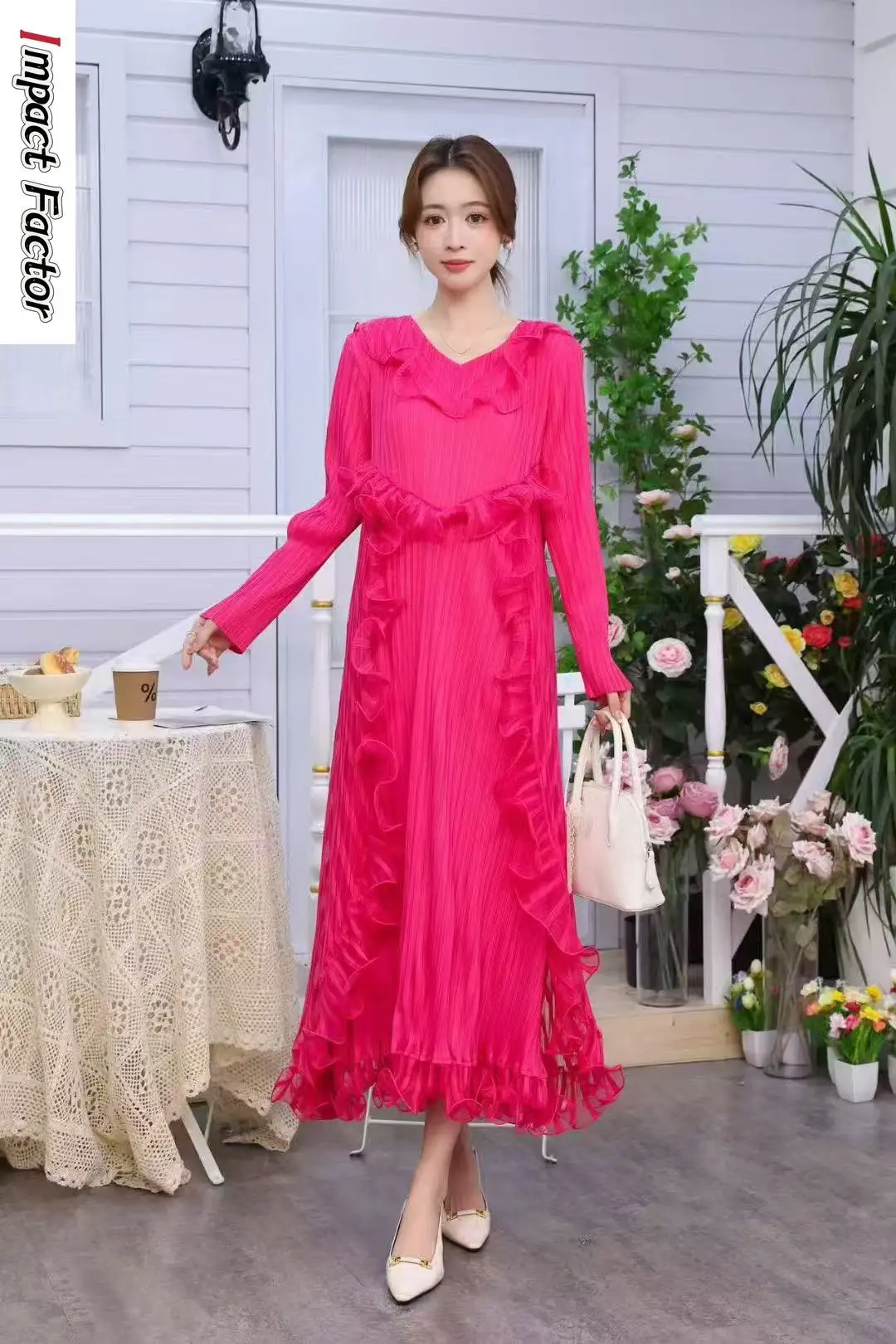 

Miyake Pleats 2025 New Fungus Edge V-Neck Long Sleeve Solid Color Waist Temperament Skinny Dress Women's Clothing