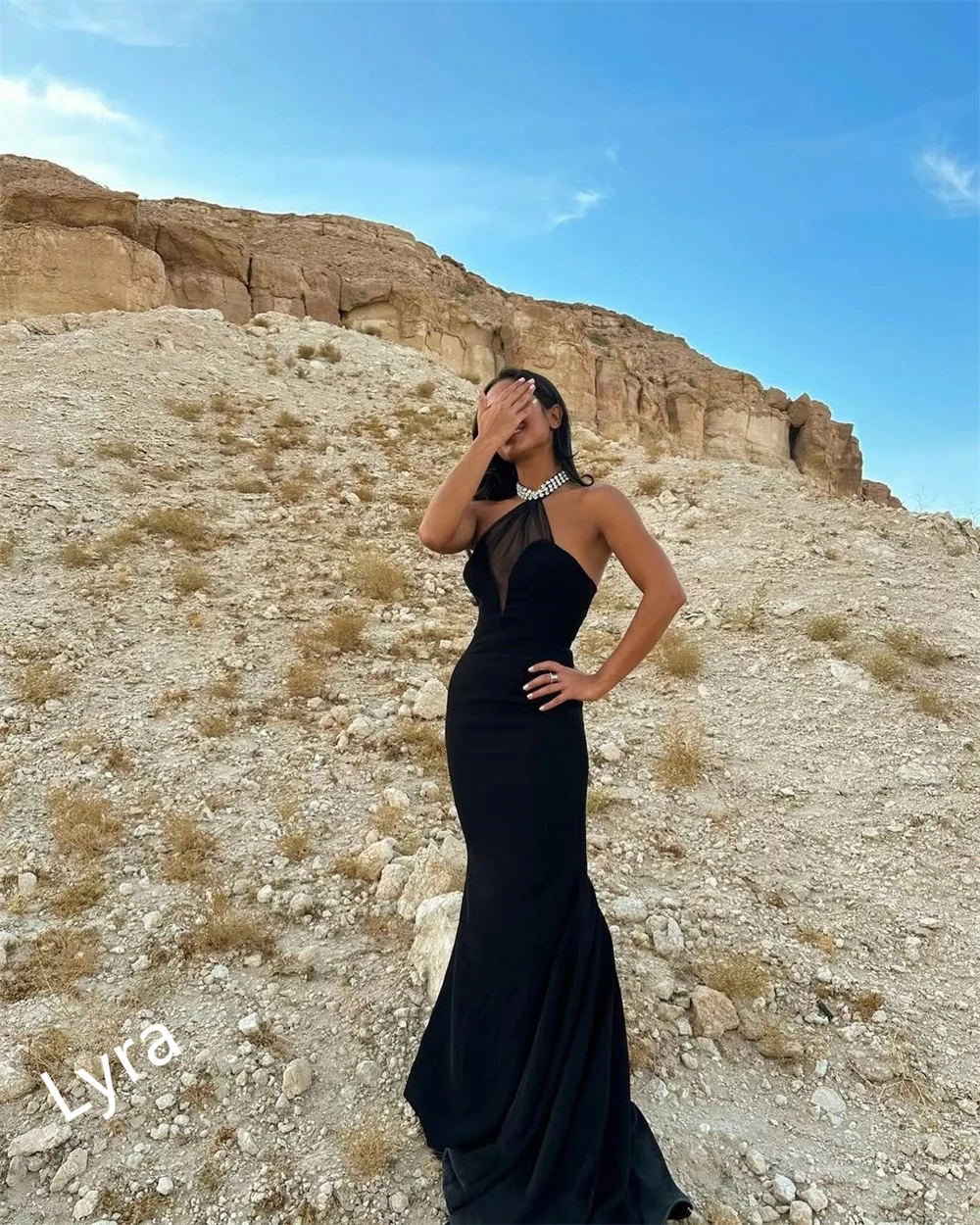Customized Exquisite Mermaid Crystal Evening Dress Formal Sweep Train Celebrity Gown Modern Halter Black Jersey 2025 Party Dress